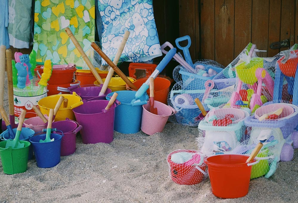 5. Продаж сезонного одягу та аксесуарів